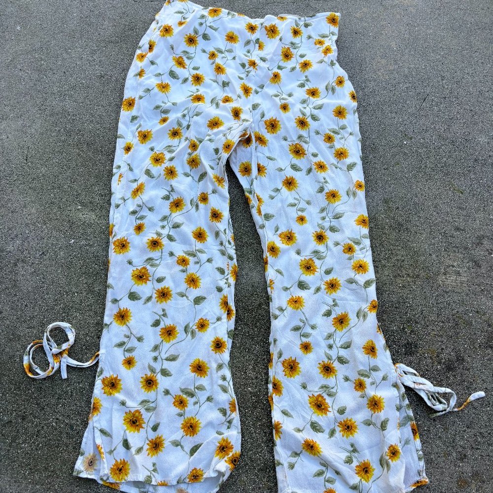 Wild Honey Daisy Flower Print Lightweight Boho Pants Jr. Size S
